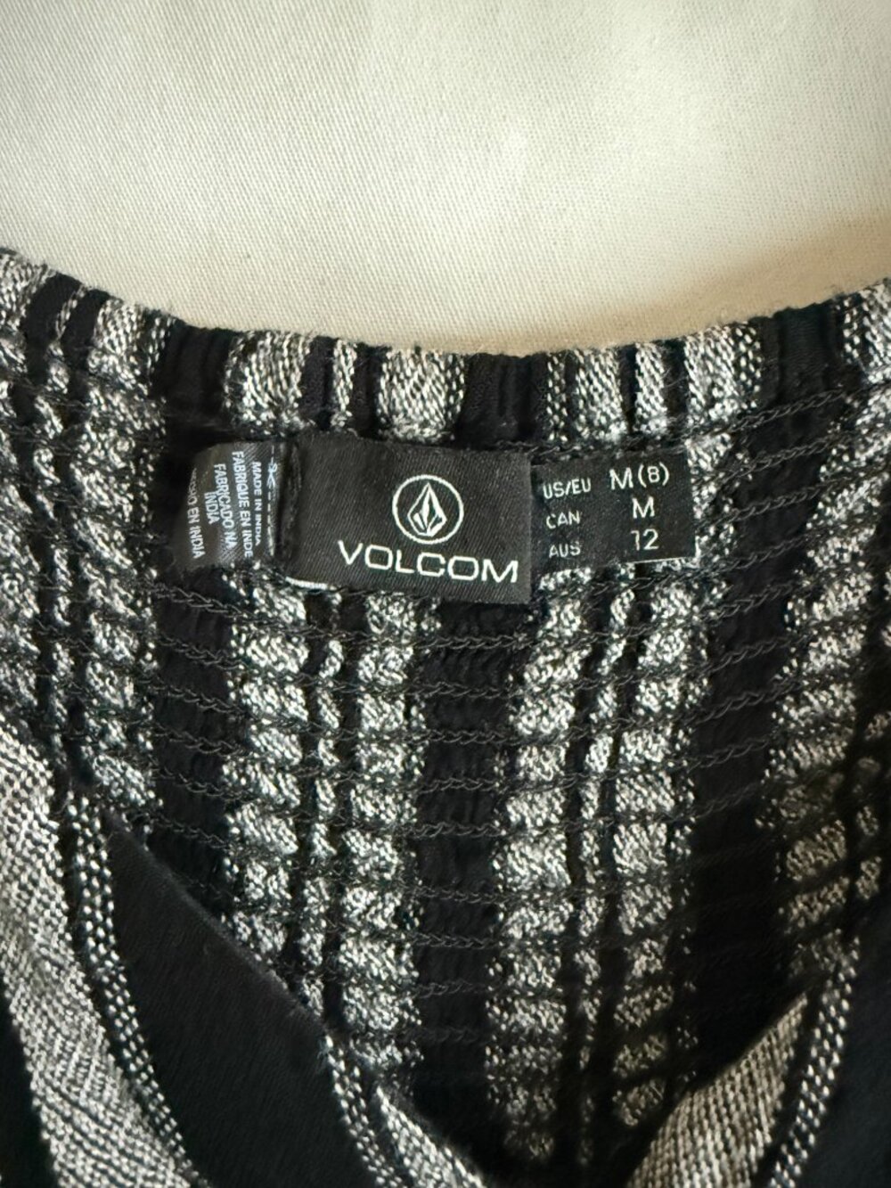 Volcom Sundress - Picture 3 of 4
